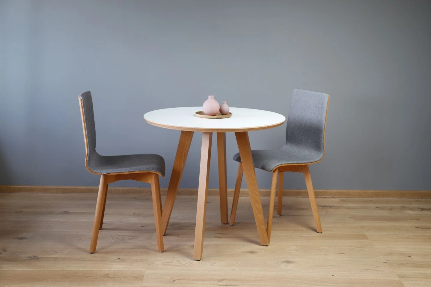 Dining round beech 80 - stół okrągły 80 cm z drewnianymi nogami - Stół Laminowany Okrągły Bukowe Nogi | RetroCegła