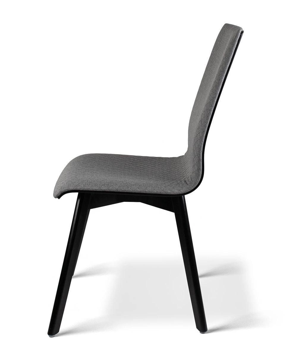 Gloria soft black beech quilt - krzesło tapicerowane pikowane z bukową ramą - Krzesło do salonu do jadalni drewniane szaro czarne | RetroCegła
