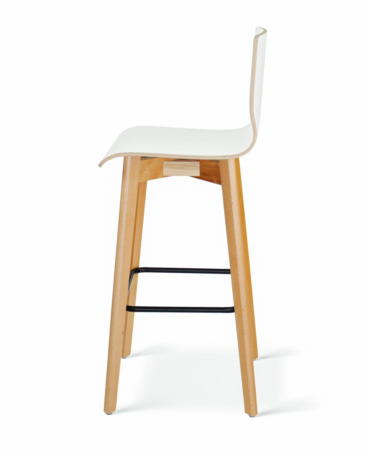 Luka beech h73 white - hoker drewniany 73 cm z białym siedziskiem - Hoker krzesło barowe drewniane białe niskie wysokość 73 cm Luka W | RetroCegła