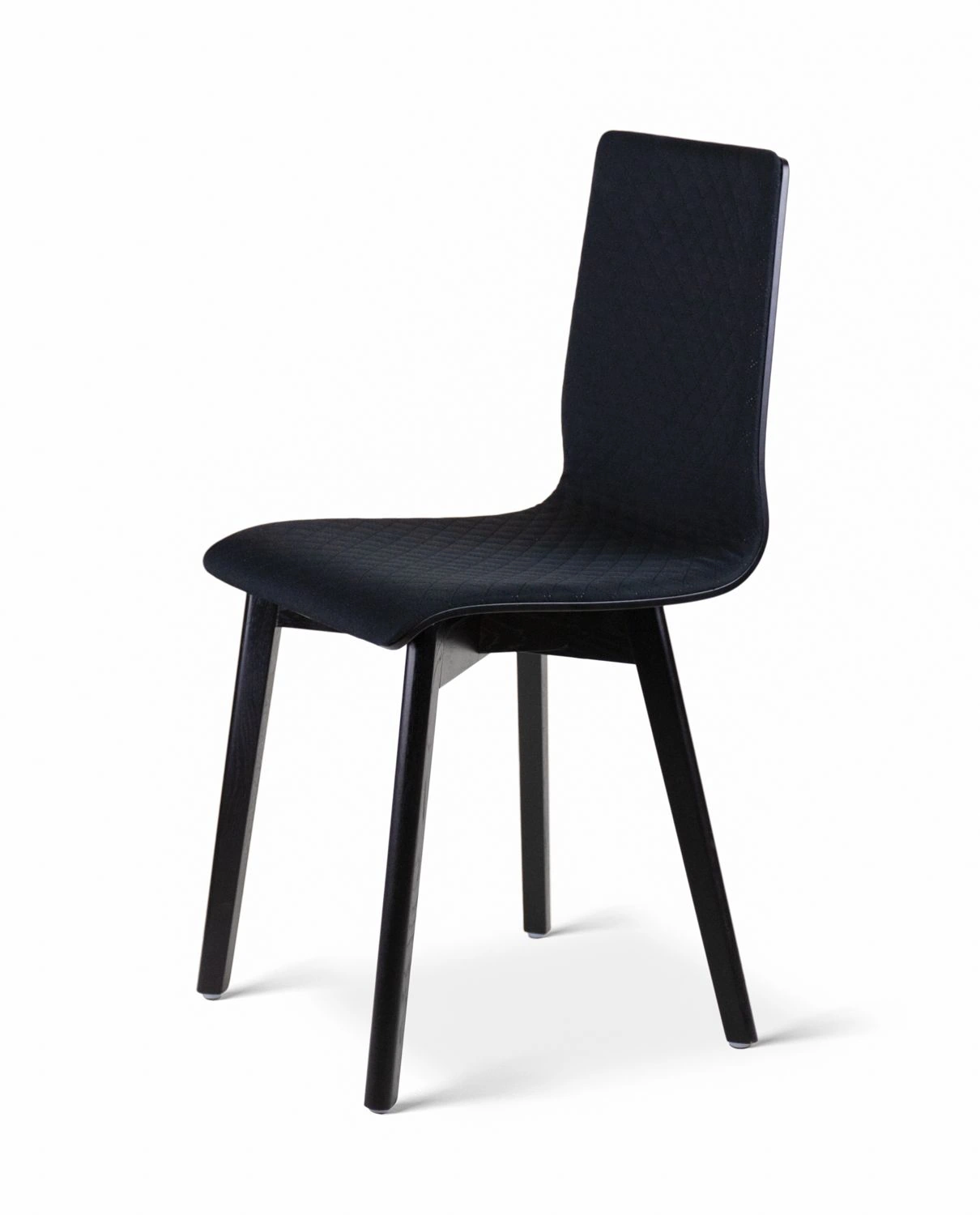 Luka softoak black quilt 48 - krzesło tapicerowane pikowane z dębową ramą - Krzesło LUKA SOFT W dębowe z czarną pikowaną tapicerką | RetroCegła