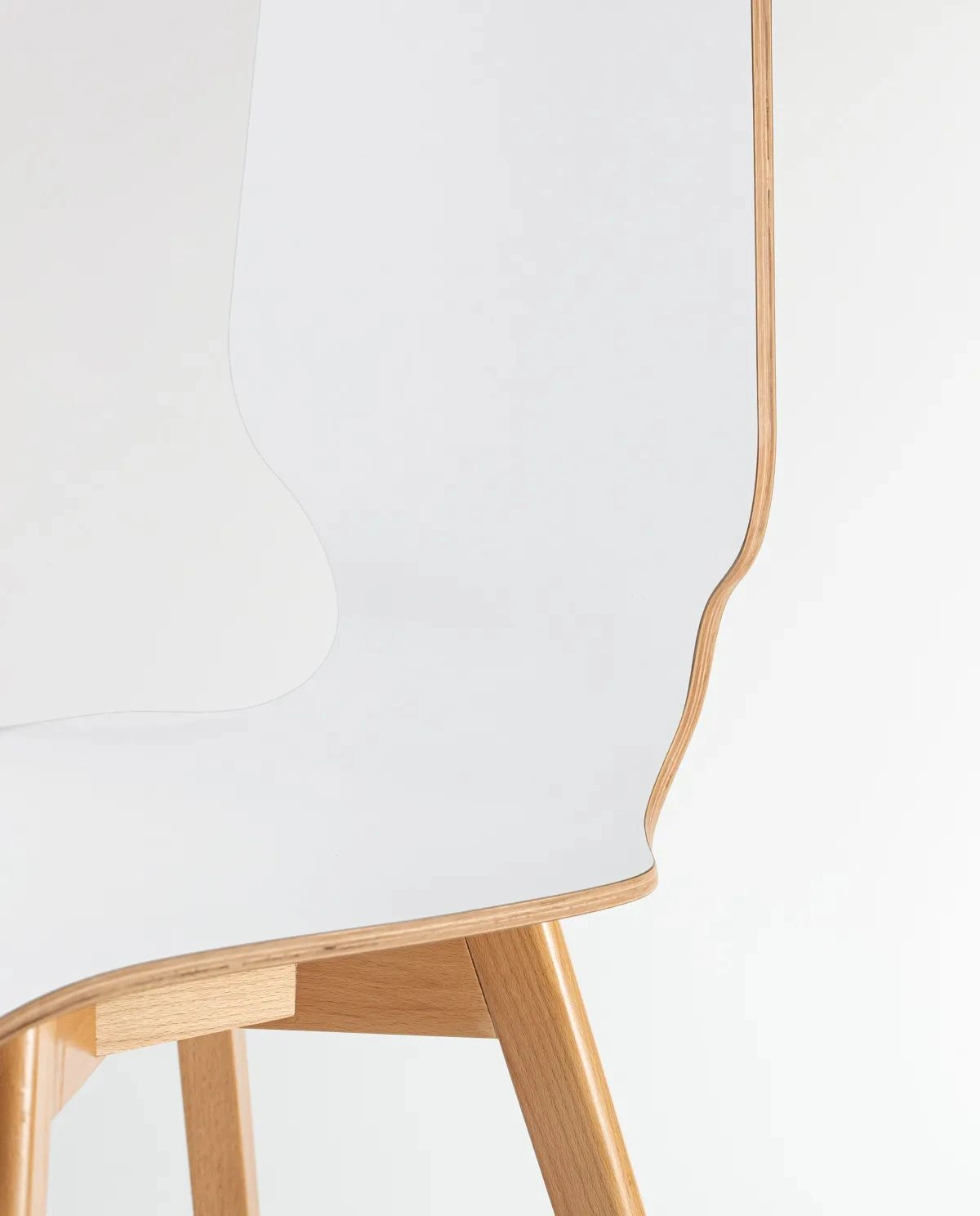 Mak white beech - krzesło laminowane z bukową ramą - krzesło MAK laminowane bukowa rama | RetroCegła